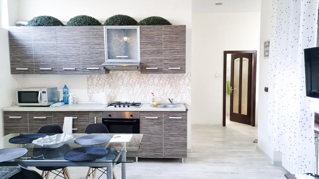 Simi Central Apartment 拉迪亚 外观 照片