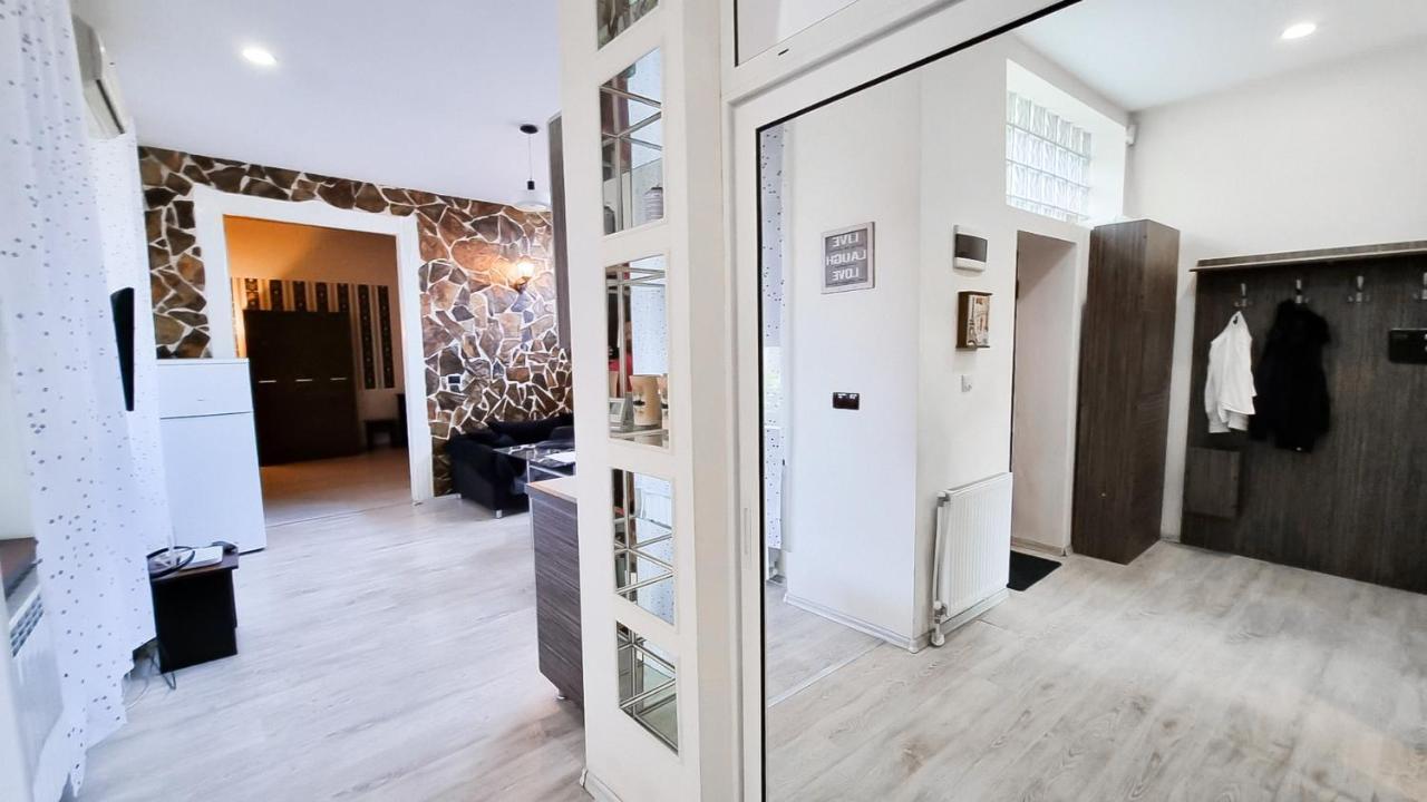 Simi Central Apartment 拉迪亚 外观 照片